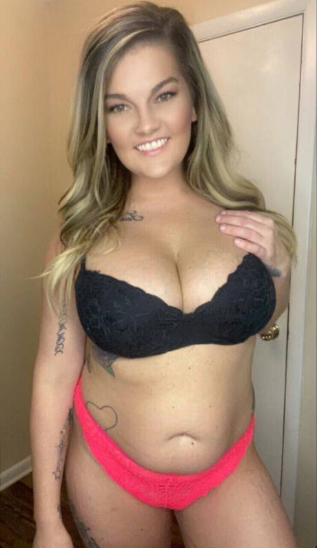 Kourtney Xo art model archive