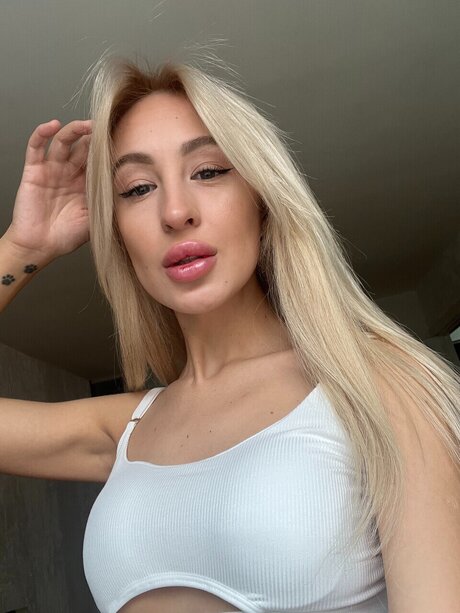 Alisha Wonderful nice model img