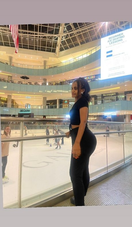 Fevunet nudes model pictures