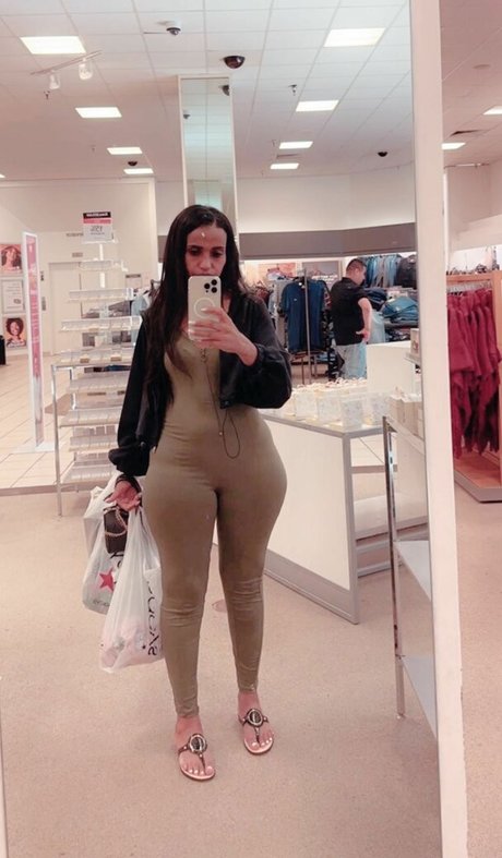 Fevunet model pornographic photos