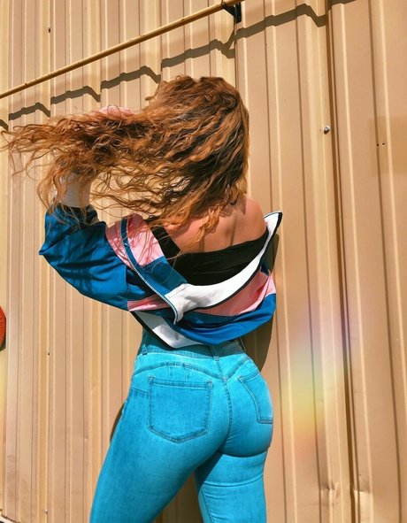 Ml Plnclver0 model art galleries