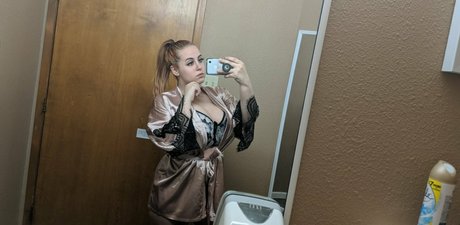 Lucy June star nudes pic