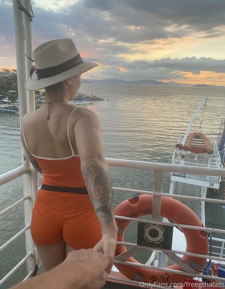 freegthatass star top pic