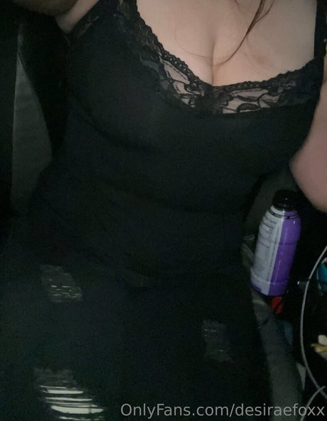 desiraefoxx art model image