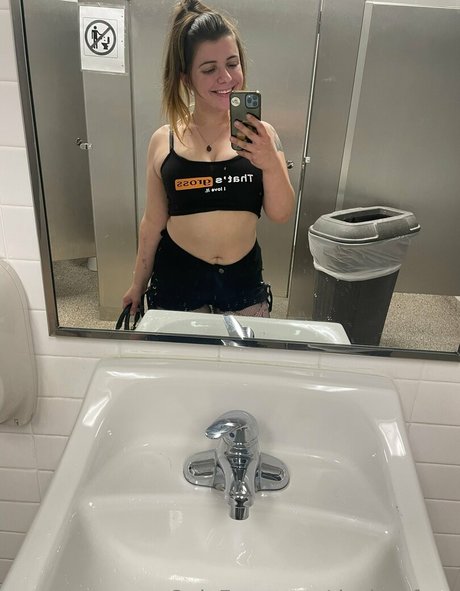 desiraefoxx exclusive actress pics