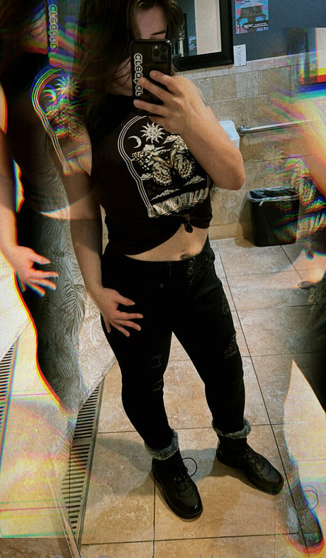 desiraefoxx xxx model archive