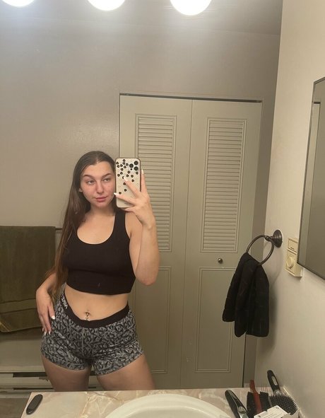 maggierayelle model pretty images