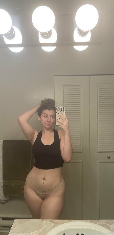 maggierayelle nudes star pic