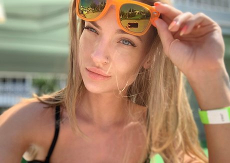 katehound model free images