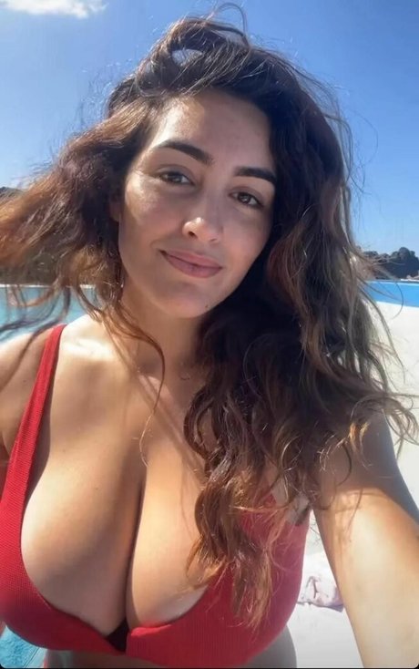 Zena Pacheco exclusive star image