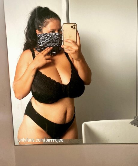 mzbirrrdiee sex star images