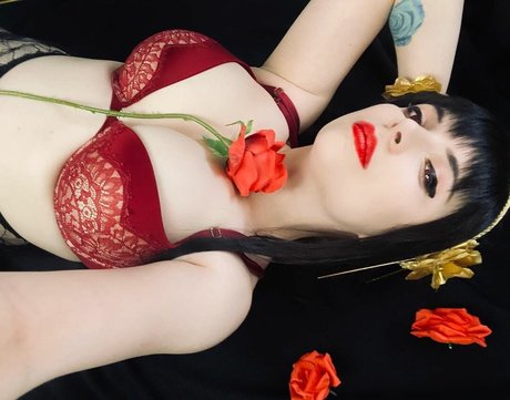 Dera Megurine pornographic model pictures