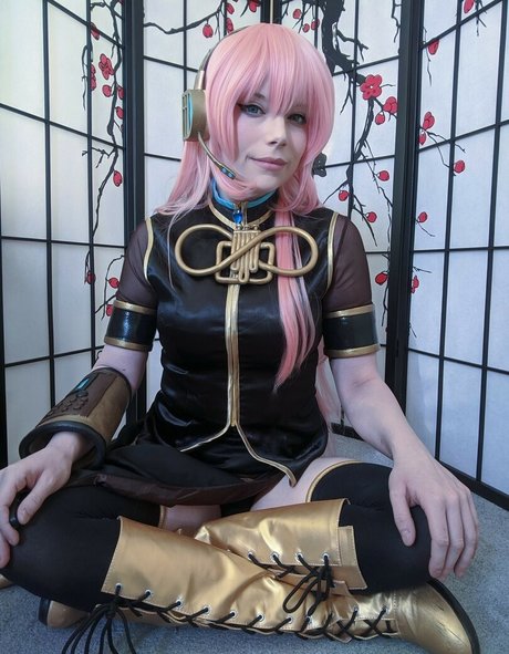 Dera Megurine model nice photos