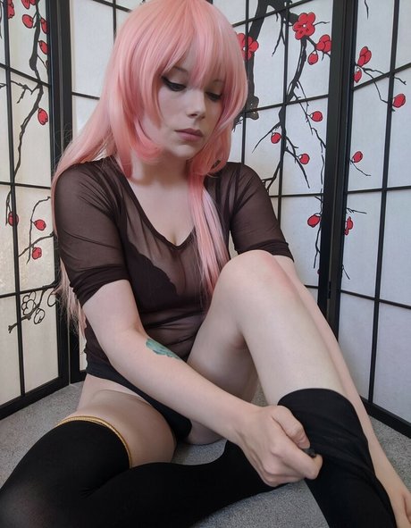 Dera Megurine adult star pictures