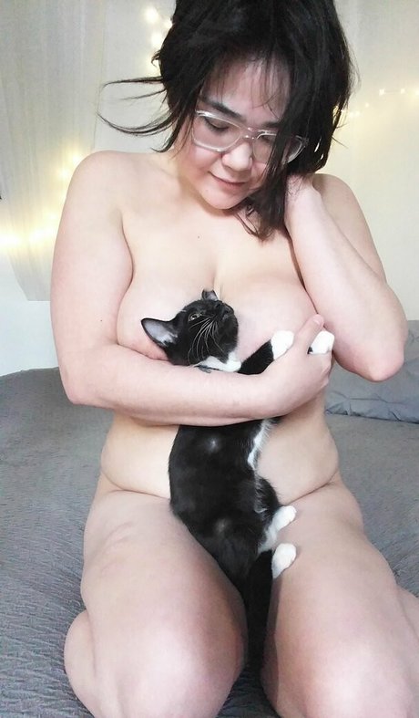 ellawestfree hot actress photo