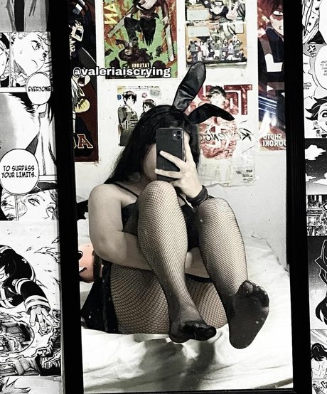 valeriaiscrying star hot photos