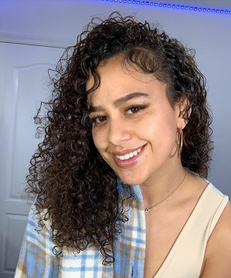 Bugzyy p model hd pictures