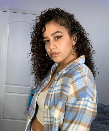 Bugzyy p erotic star galleries