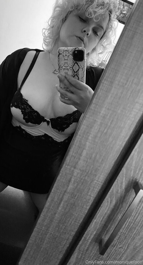 moniiquefox free actress photo