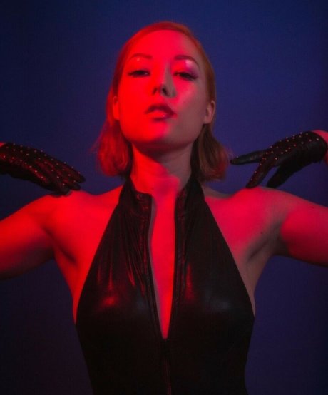 Josephine McAdam pretty model photos