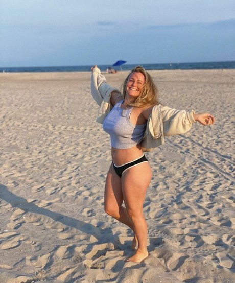 Meagan Gallagher erotic model pictures