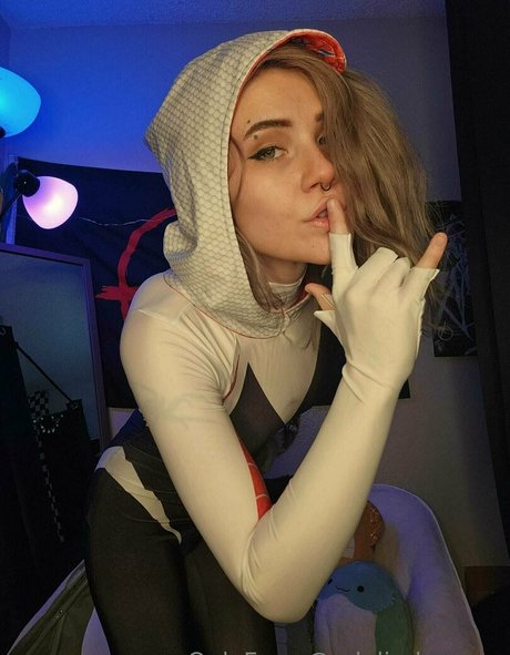 adalindgrayfree nudes model photos