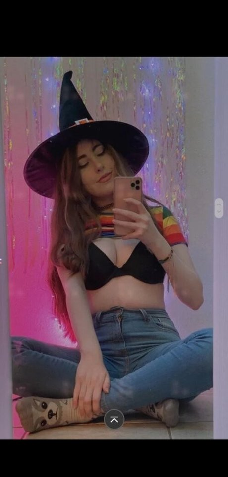 Mrs Bonniie high quality pornstar pic