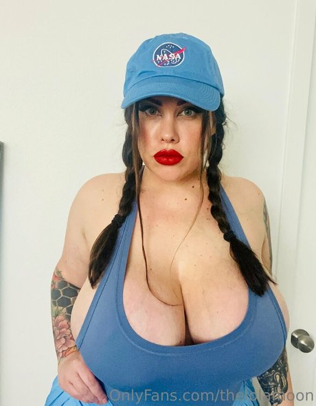 thelolamoon nude star pic