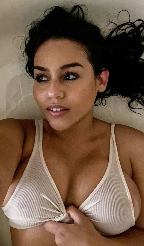 Gabby B adult model photos