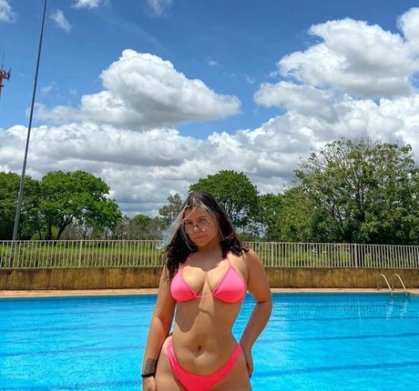 Karol Souza Milk hot star gallery