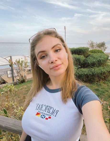 Esvittie nice actress image