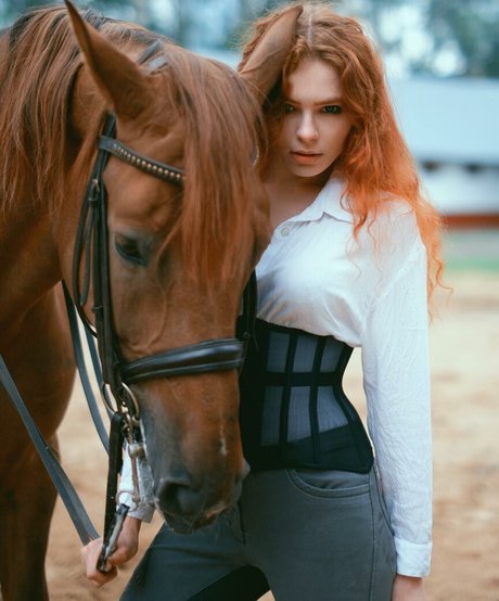 Kari Pitinova pornstar sexy pics