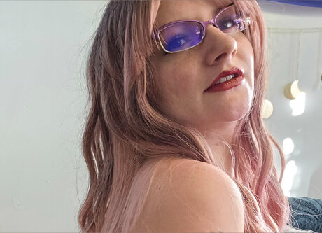 Pedi Petite naked pornstar pics