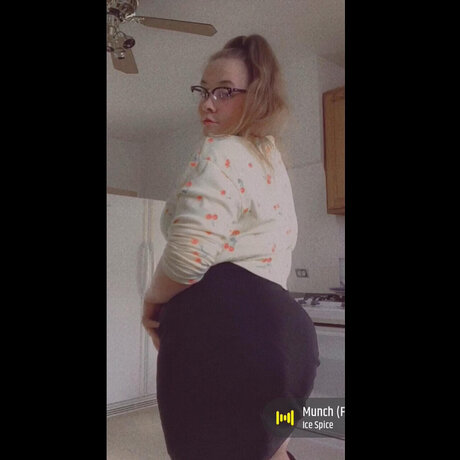 _Free Thick Girl Fantasies_ high quality model images