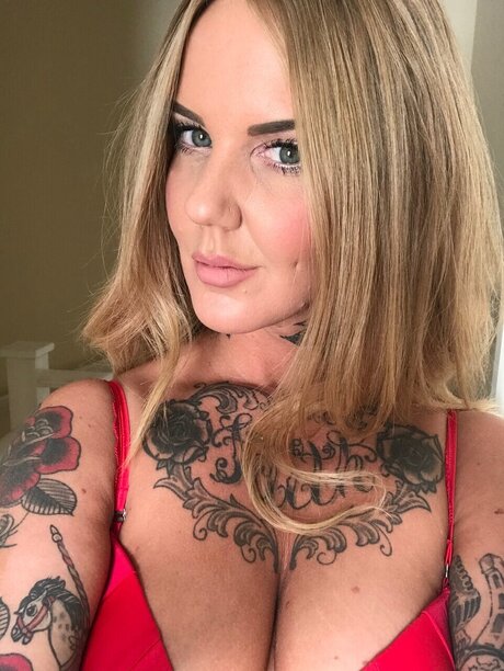 Jess jameson model top pic