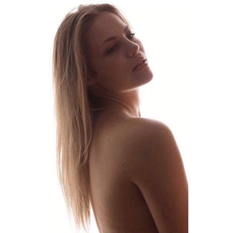 Ela Rivers exclusive model photo