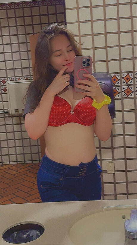 Thickky Bunns actress pic