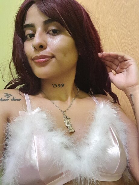 Perla art actress gallery