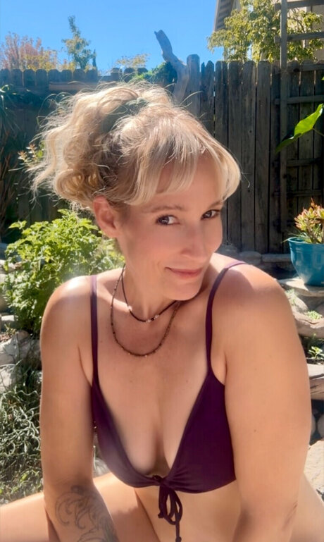 Luna Vianna model porn image