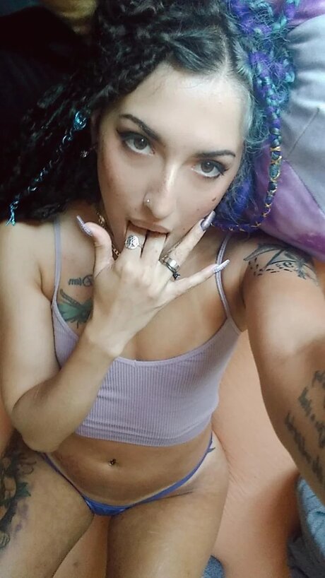 Rina Ivy nude model pic