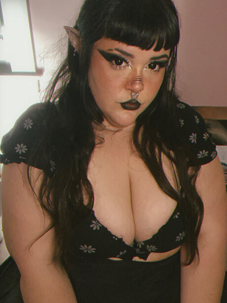 B Sweet BBW sexy actress images