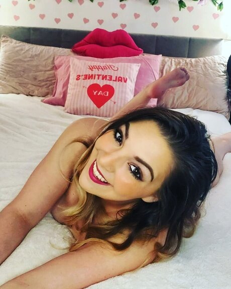 DesireRose Free pornstar beautiful pics