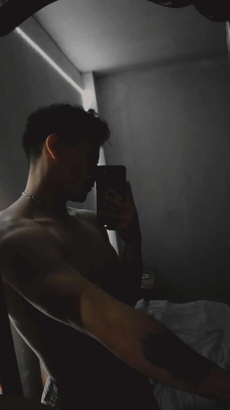 Spicy in Shape_ sexy actress galleries