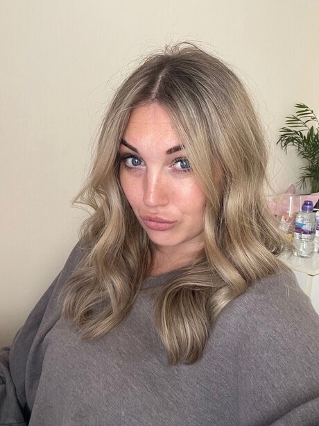 CurvyMama star porn photo