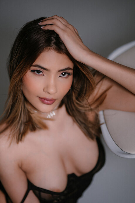 Andrea V lez pretty actress picture