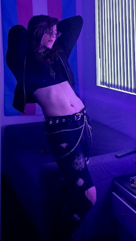 Aur0ra Loona sex model img