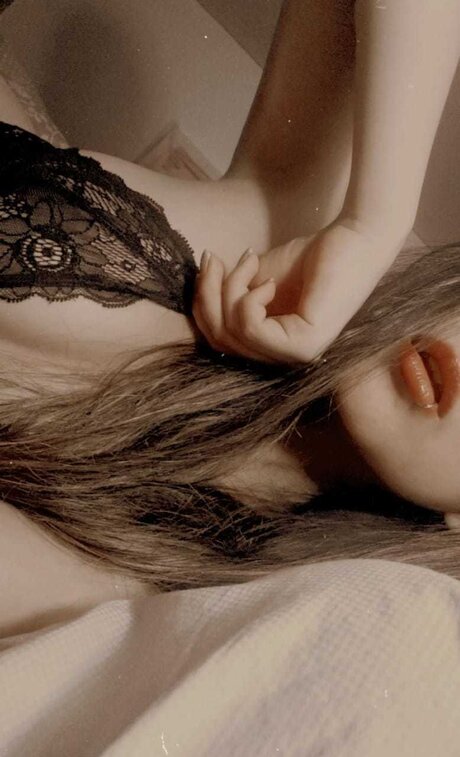 Devonne nude model images