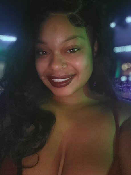 Miss K_ hot model img