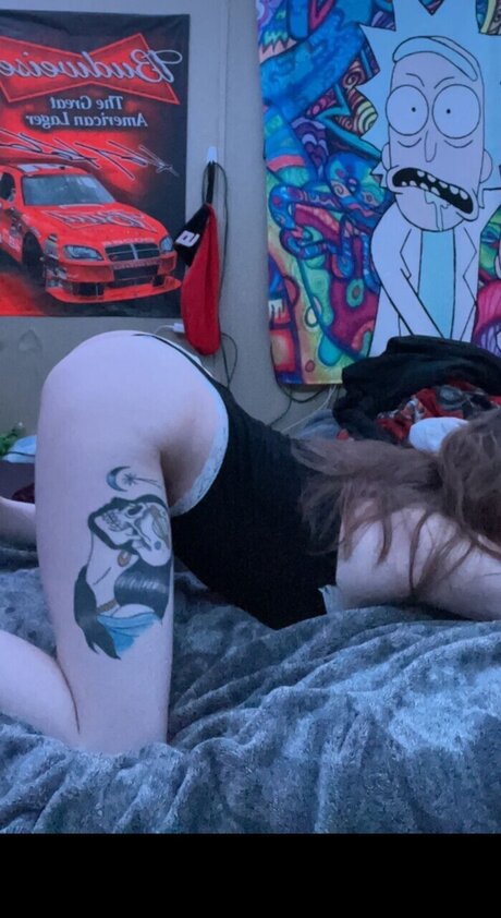 Dom Moore nice actress img