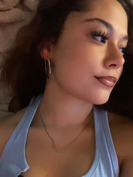 _21 years old star sexy photos